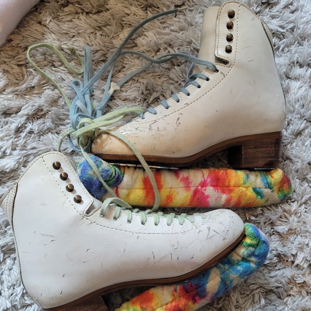 Women's figure skates Jackson